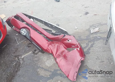 2018 Toyota Rav4 Xle z USA, uszkodzony, nr VIN 2T3WFREV0JW420839